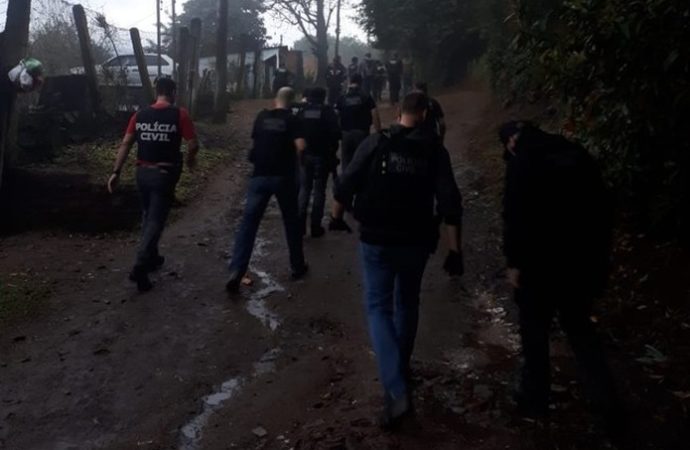 Polícia aguarda autorização judicial para analisar celular com informações sobre assassinatos em Porto Alegre
