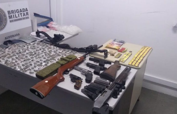 BM prende trio com armas, drogas e munições. Saiba mais…