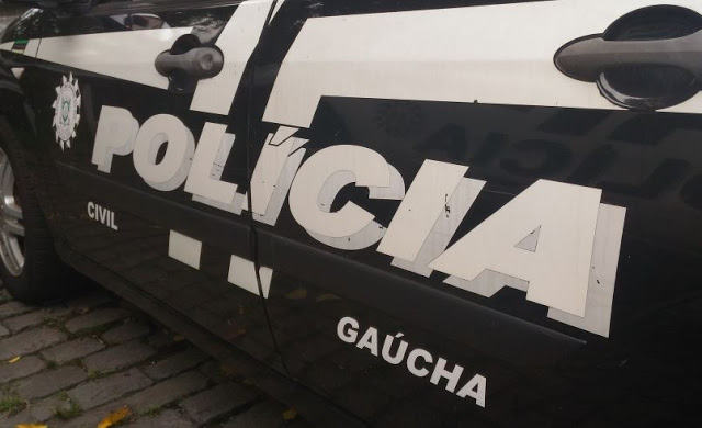 ATUALIZANDO: Polícia investiga morte a tiros de homem durante corrida de táxi em Porto Alegre.