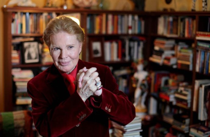 Walter Mercado, astrólogo porto-riquenho, morre aos 87 anos