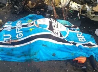 Ônibus com torcedores do grêmio se envolve em grave acidente na BR 386 em Tio Hugo