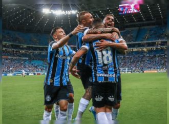 GOLEADA NA ARENA  Grêmio vence São Paulo e confirma vaga na fase de grupos da Libertadores