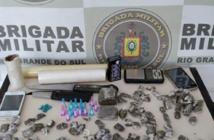 BM de Cachoeirinha prende três homens e apreende adolescente por tráfico de drogas