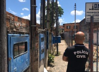 Escola de samba de Porto Alegre tinha”Gato na luz”.