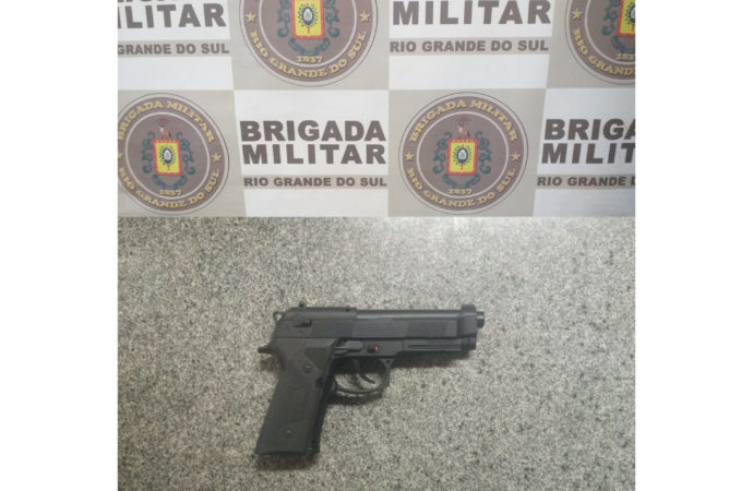 Adolescente é preso ao tentar assaltar igreja com arma de brinquedo