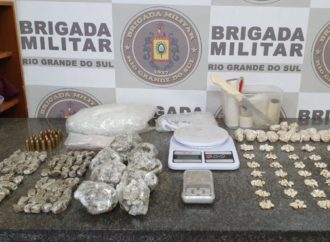 Neto deixa mochila com drogas na casa da avó e ela chama a Brigada Militar