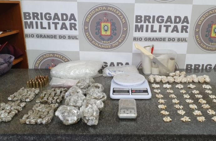 Neto deixa mochila com drogas na casa da avó e ela chama a Brigada Militar