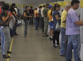 Bancos fecham na segunda e na terça de carnaval. O atendimento será retomado ao meio-dia de quarta