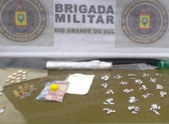 34º BPM prende homem por tráfico de drogas em Esteio