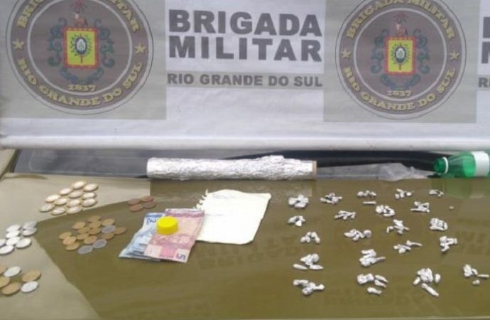 34º BPM prende homem por tráfico de drogas em Esteio