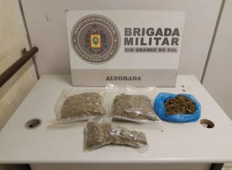 24º BPM prende dois homens e uma mulher por tráfico de drogas em Alvorada