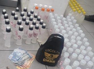 Quatro homens são presos por venderem álcool gel falsificado