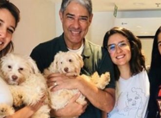 William Bonner adota cães que viviam em abrigo