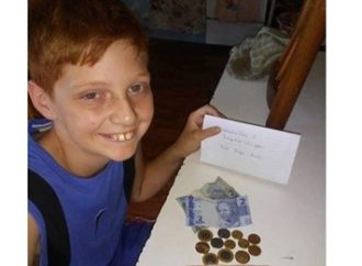 Menino de 11 anos vende latinhas e doa valor arrecadado, R$ 21,45, para hospital