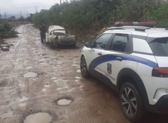 Um veículo foi localizado em Cachoeirinha carbonizado