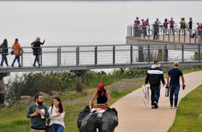 Feriado nublado diminui circulação de pessoas na Orla do Guaíba