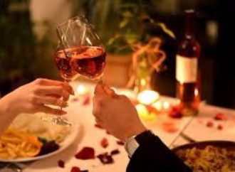 No dia dos namorados, prefeitura da Região Metropolitana libera restaurantes até a 0h