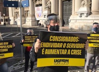 Policiais Civis fazem manifestação em Porto Alegre por pagamento de salários e suspensão dos consignados