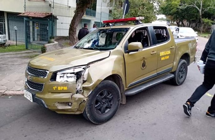 FOTOS NA MATÉRIA:  Fuga e prisão à veículo roubado em Porto Alegre