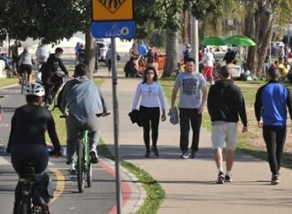 Com Orla e parques isolados, zona Sul de Porto Alegre tem aglomerações à beira do Guaíba