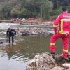 Bombeiros encontram corpo de pai que desapareceu com o filho após afogamento