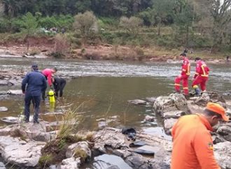 Localizado corpo de jovem que se afogou com o pai em rio