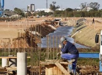 Obras de duplicação da avenida Severo Dullius, em Porto Alegre, devem ser concluídas em agosto de 2021