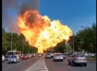 Vídeo: posto de gasolina explode na Rússia e registro é impressionante