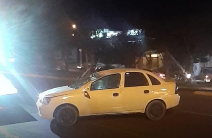 Acidente entre carro e moto com capotamento em Gravataí