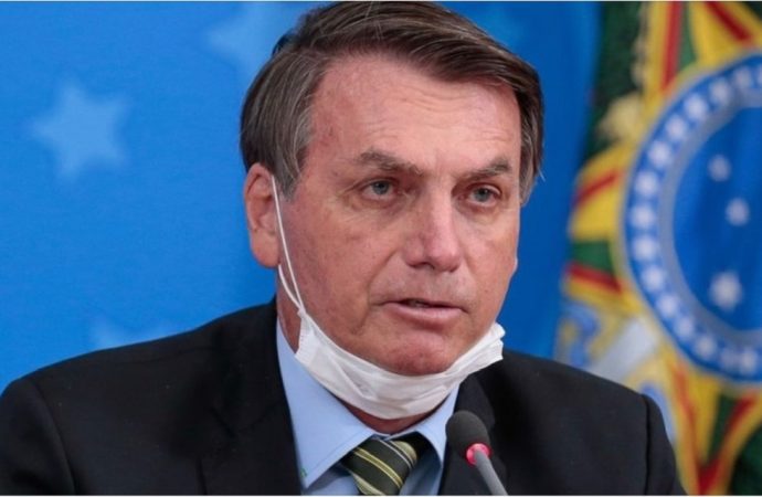 Bolsonaro pede volta às aulas e diz que “é inadmissível perder o ano letivo”