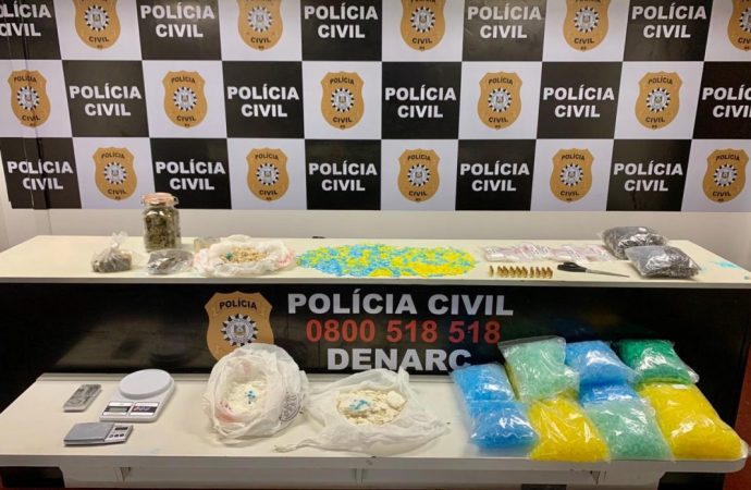 Polícia Civil localiza esconderijo de drogas em condomínio.