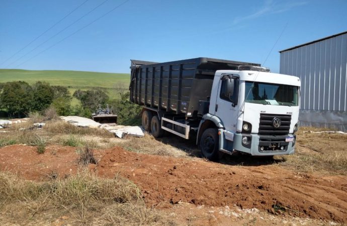 Caminhoneiro morre após receber descarga elétrica no interior de Passo Fundo