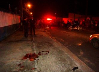 VÍDEO: Policial militar e guarda municipal trocam tiros e um deles morre
