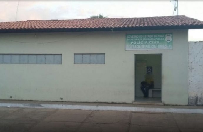 Mulher é acusada de arrancar orgãos genitais de  homem com os dentes