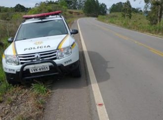 Homem rouba veículo e é morto a facadas pelo proprietário