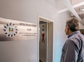 Melo registra ocorrência policial contra Manuela por “crime eleitoral”