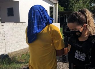 Homem ameaçava mulher com a arma na cama em Nova Santa Rita