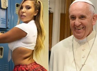 Papa Francisco curte foto sensual de modelo brasileira no Instagram.