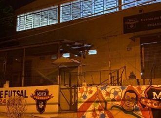 Polícia investiga imagens do tiroteio que resultou na morte de dois homens em partida de futsal