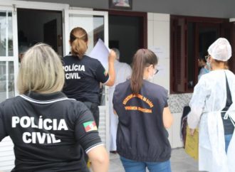 Polícia Civil fiscaliza instituições de permanência de idosos durante vacinação contra Covid-19