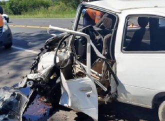 Motorista bêbado invade pista contrária, colide em carro e mata uma pessoa. Saiba mais: