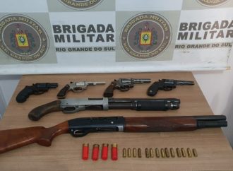 Brigada Militar prende homens que vendiam armas