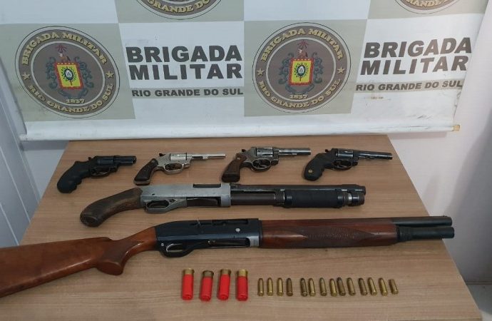 Brigada Militar prende homens que vendiam armas