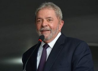 Ministro anula condenações de Lula, que volta fica elegível