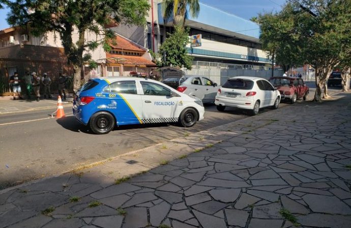 Idosa morre atropelada no bairro Menino Deus. Saiba mais: