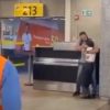 VÍDEO: Policial faz funcionária da Gol refém no Aeroporto de Guarulhos. Saiba mais: