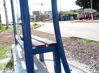 Vândalos atacam 17 paradas de ônibus em Gravataí