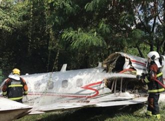 Piloto morre após queda de aeronave no aeroporto da Pampulha em Belo Horizonte.