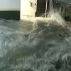 Vídeo: Câmeras flagram momento em que piscina desaba em garagem de condomínio