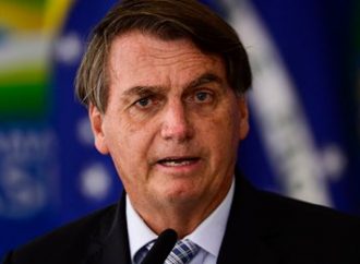 Bolsonaro ameaça baixar decreto para abrir o comércio: